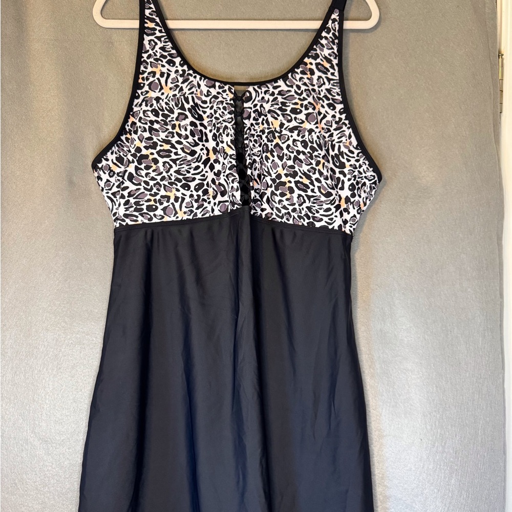 Source Unknown Leopard Print Accent Swim Dress.  Excellent Condition.